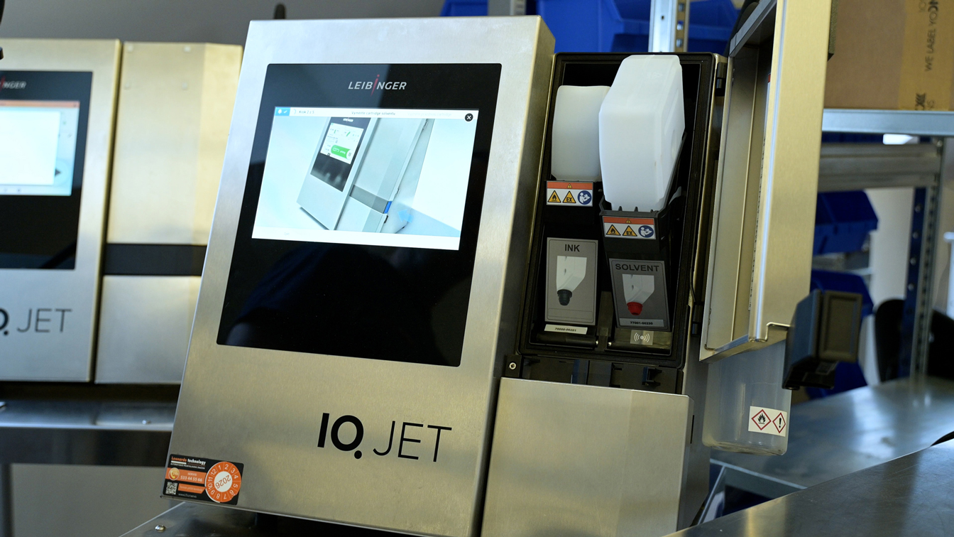 Výměna solventu v tiskárně LEIBINGER IQJET